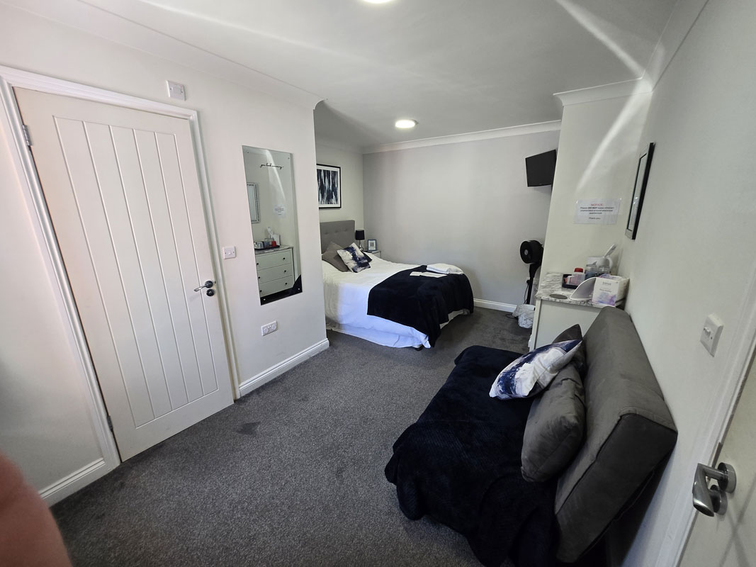 Hewish Room