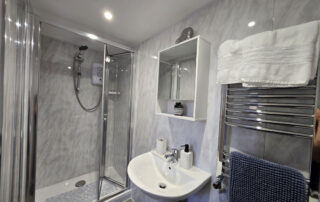 Puxton Bathroom ()
